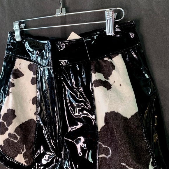 M. LEVAC COW PRINT SHORT VINYL BLACK WHITE MINI SHORT HIGH RISE HANDMADE LARGE - Picture 12 of 17